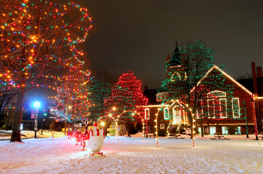 This image shows a house decorated for the Christmas season.